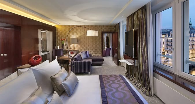 5-star hotel room